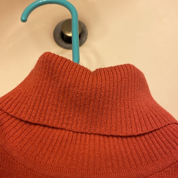 Orange knit turtleneck - Picture 5 of 6